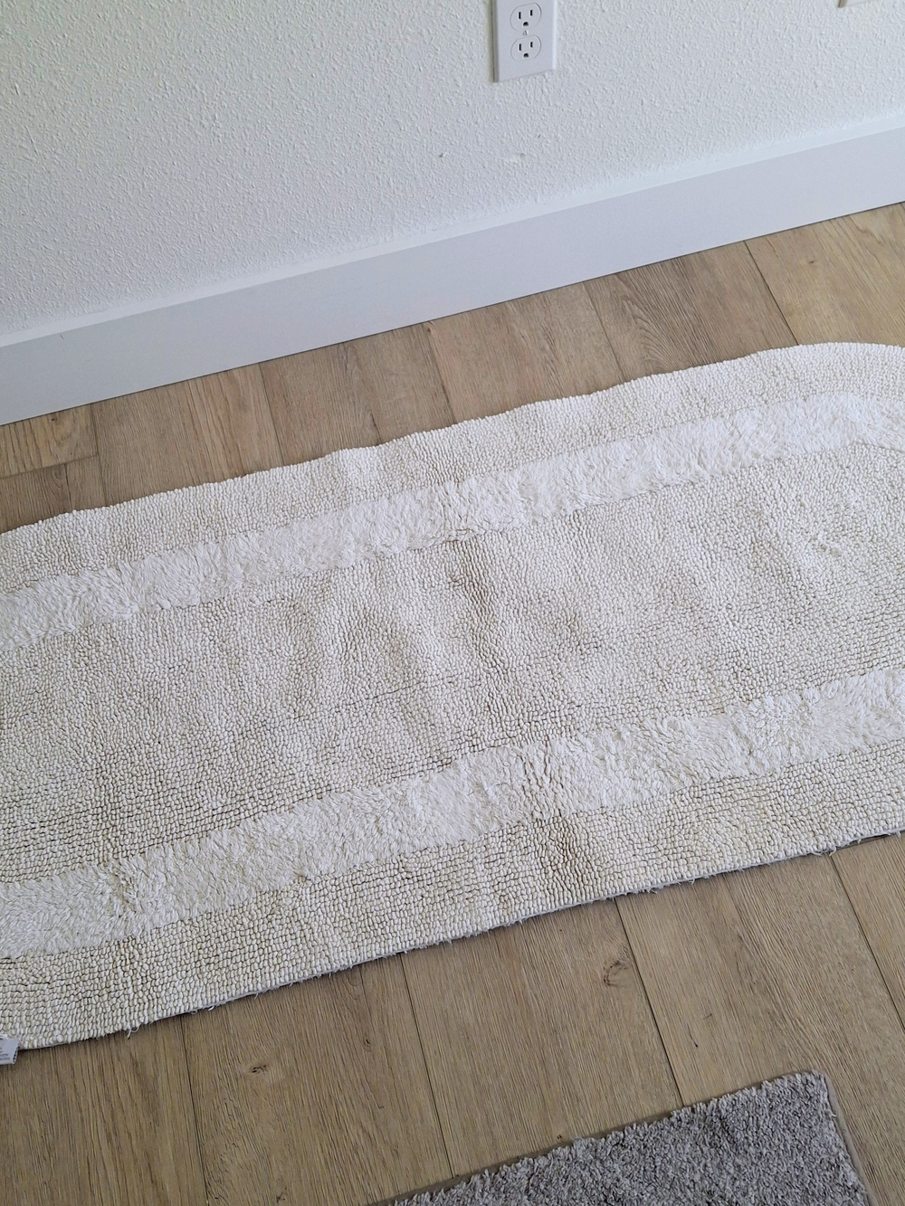 Handcrafted Cotton Double Ruffle Oval Bath Rug Runner - Picture 8 of 9